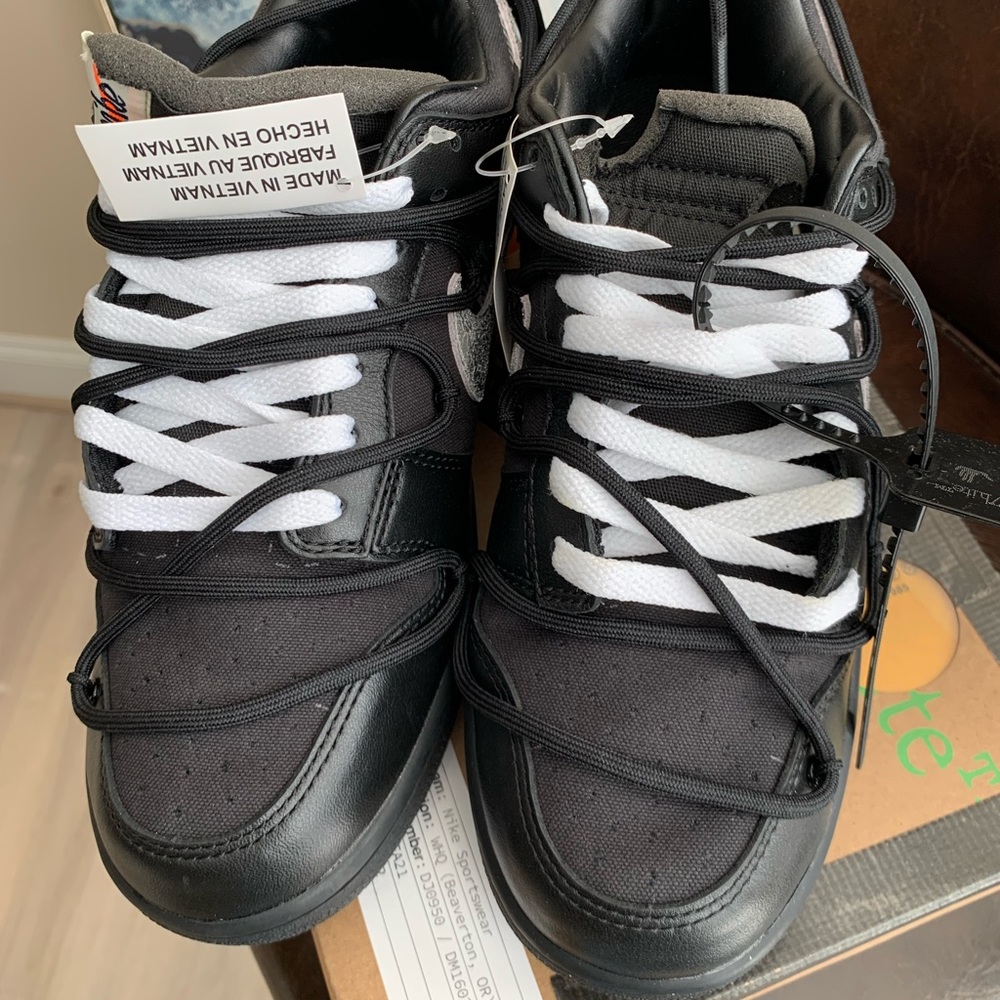 Nike x Off White sb dunk Low size 8.5